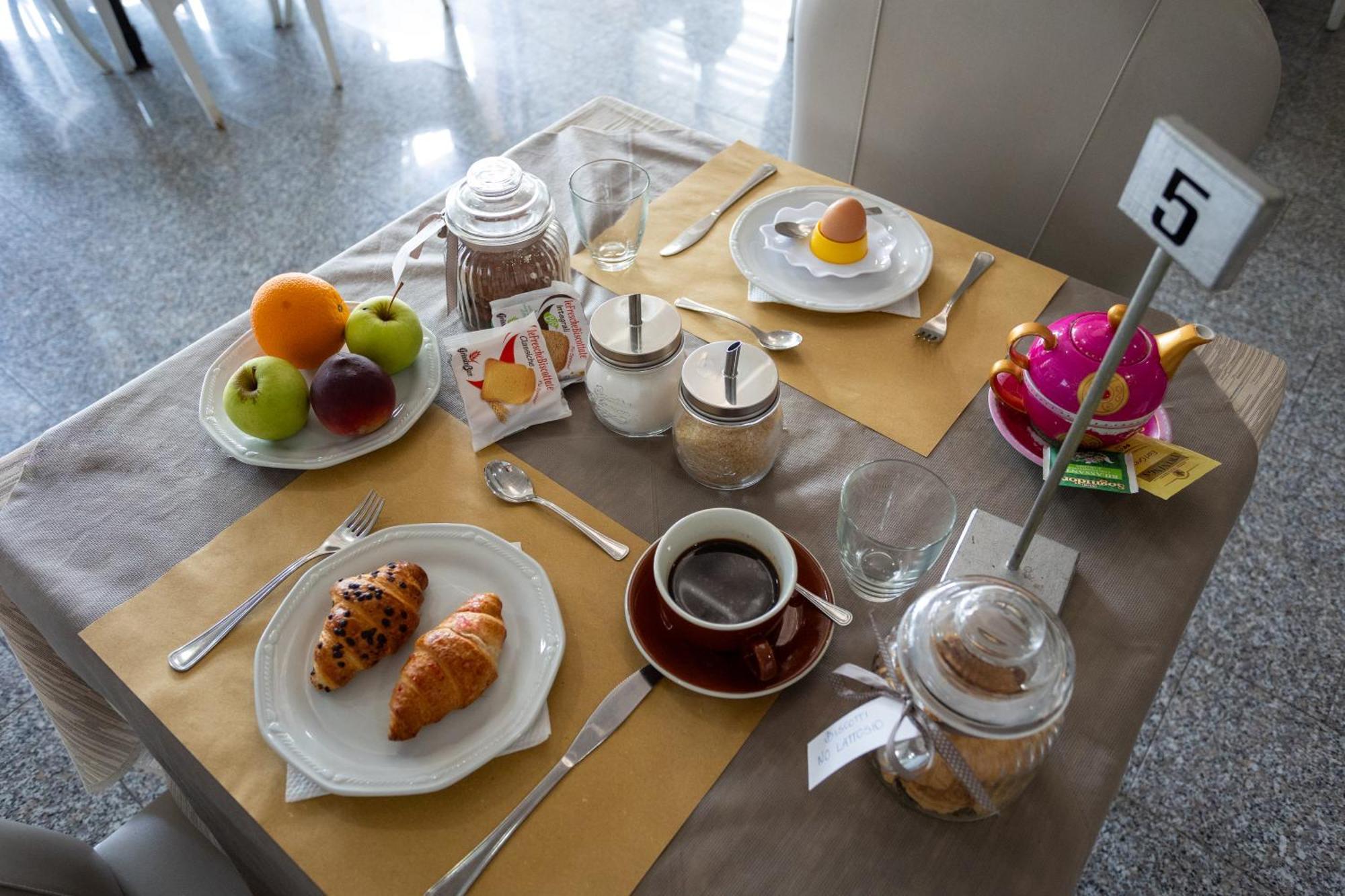 Hotel Fontaine Bleue Орта Сан Джулио Екстериор снимка