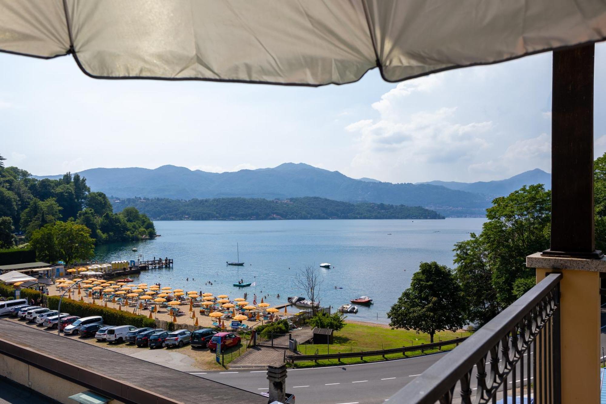 Hotel Fontaine Bleue Орта Сан Джулио Екстериор снимка